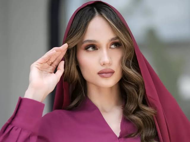 Cinta Laura